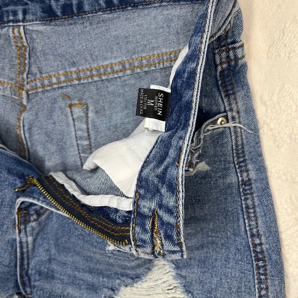 SHEIN Blue Distressed Jean Shorts - Picture 3 of 4